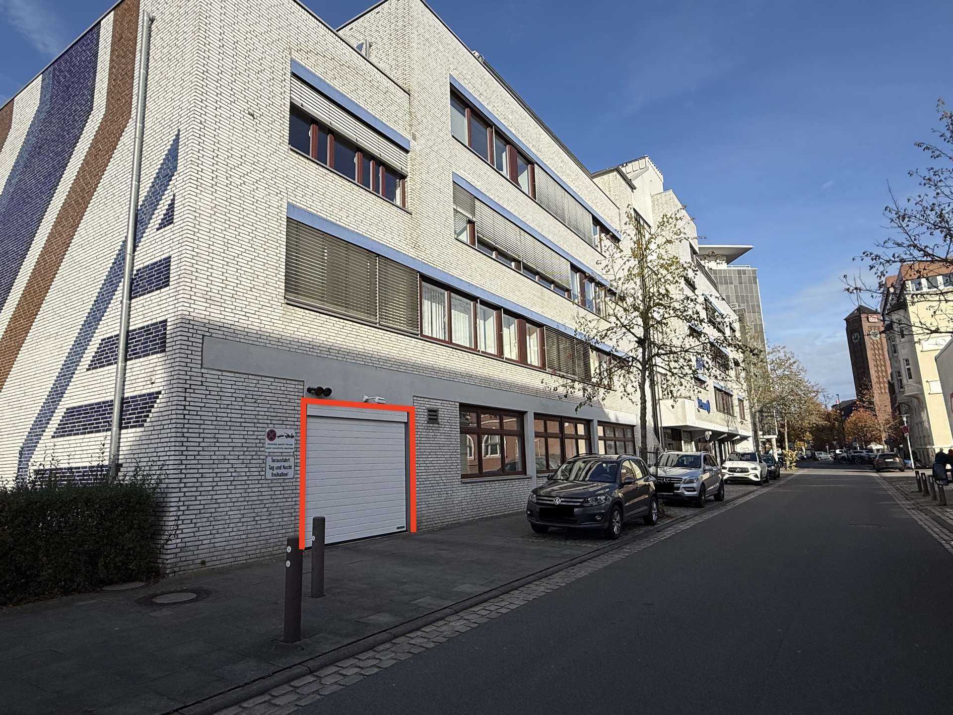 Tiefgarageneinfahrt