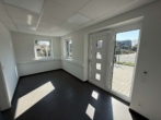 Empfang/Büro - Neubau-Büroräume mit Hallenfläche und guter Anbindung in Wüsting (Hude)