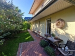 Terrasse seitlich - Exklusiver Wohntraum in ruhiger und zentraler Lage von Hude!
