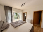 Schlafzimmer - Exklusiver Wohntraum in ruhiger und zentraler Lage von Hude!