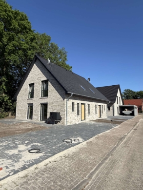 DHH in zentraler Lage von Wardenburg! Schlüsselfertig inkl. Gartenanlage & Carport, 26203 Wardenburg, Doppelhaushälfte