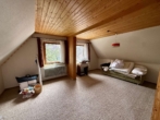 Zimmer OG - Einfamilienhaus mit großem Grundstück und viel Potenzial in Achternmeer