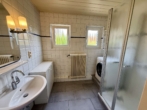 Badezimmer - Einfamilienhaus mit großem Grundstück und viel Potenzial in Achternmeer