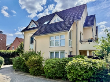 Attraktive und gepflegte Kapitalanlage mit 9 Wohneinheiten in Oldenburg, 26133 Oldenburg, Mehrfamilienhaus
