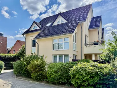 Attraktive und gepflegte Kapitalanlage mit 9 Wohneinheiten in Oldenburg, 26133 Oldenburg, Mehrfamilienhaus