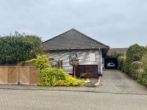 Hausansicht - Solider Walmdachbungalow in ruhiger Wohnlage von Oldenburg (Osternburg)