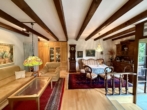 Wohnzimmer - Freistehendes Architektenhaus mit Indoor-Pool auf großzügigem Parkgrundstück