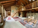 Wohnzimmer - Freistehendes Architektenhaus mit Indoor-Pool auf großzügigem Parkgrundstück