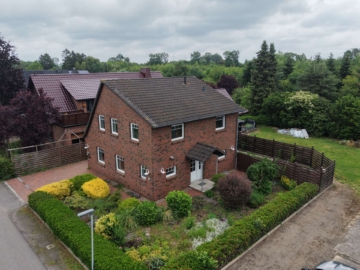 Einfamilienhaus mit Garage, Keller und Garten in Bookholzberg, 27777 Ganderkesee, Einfamilienhaus