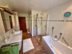 Badezimmer - Gepflegter Walmdachbungalow mit traumhaftem Garten – ländlich wohnen nahe Bad Zwischenahn