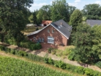 Hausansicht - Ehemaliges Gäste- und Tagungshaus mit genehmigter Umnutzung in drei Wohneinheiten